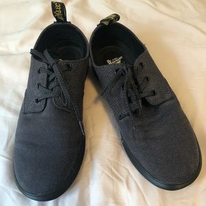 Dr. Marten Santanita Women’s Casual Shoe. US size 8